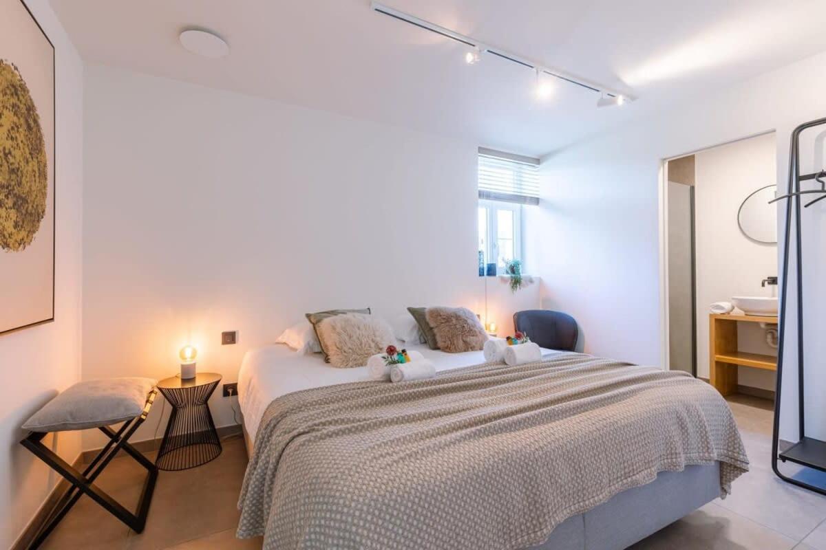 Huswell - Quick - Lovely Double Room At Ranch De Blauwe Zaal Brugge Bagian luar foto